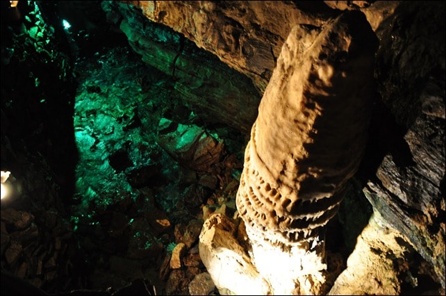 Howe Cavern - stalagmite or stalagtite?