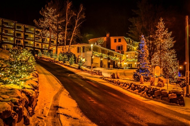 Mirror Lake Inn - Holiday Lights