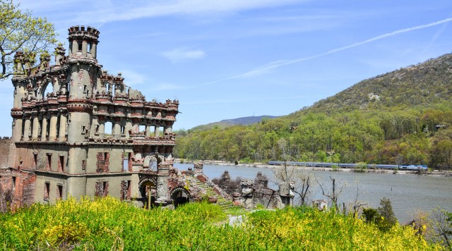 Bannerman Castle with train in background.