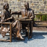 Eleanor and Franklin Roosevelt  bronze statue