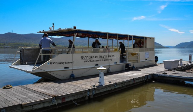 RV Estuary Steward Tour Boat - Bannerman Island Tour